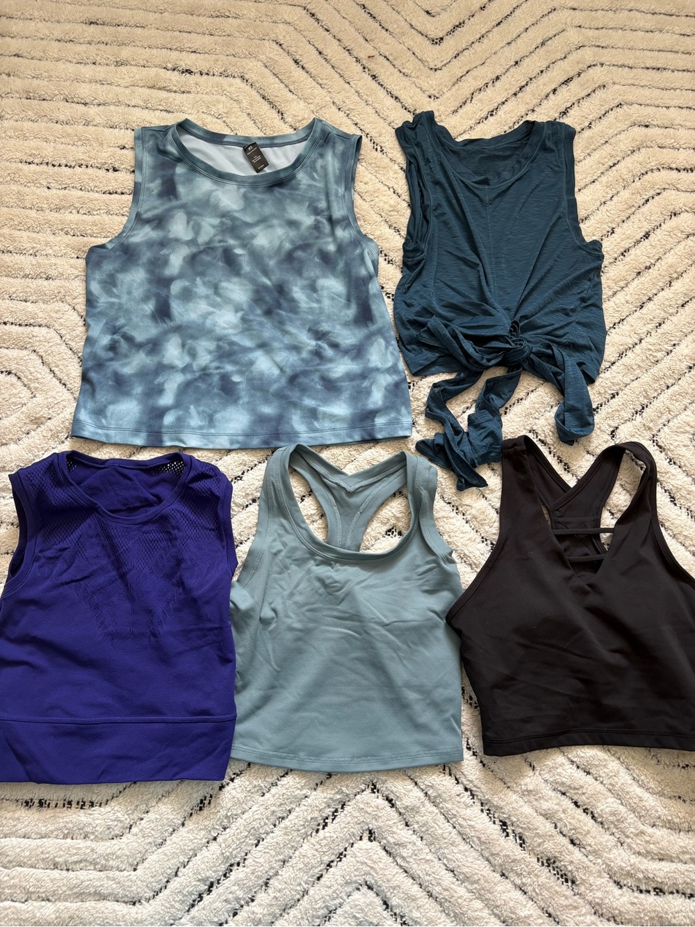 5 Women’s Blue & Black Crop Tank Tops Athleta Zyia Fabletics Yogalicious XS S